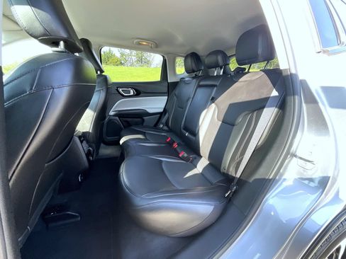 Used 2022 Jeep Compass Limited AWD/4WD image 19