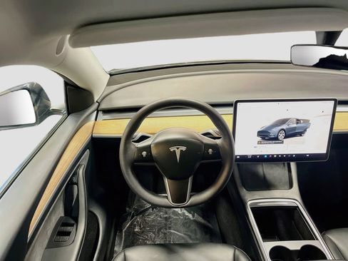 Used 2024 Tesla Model Y Long Range AWD/4WD image 21