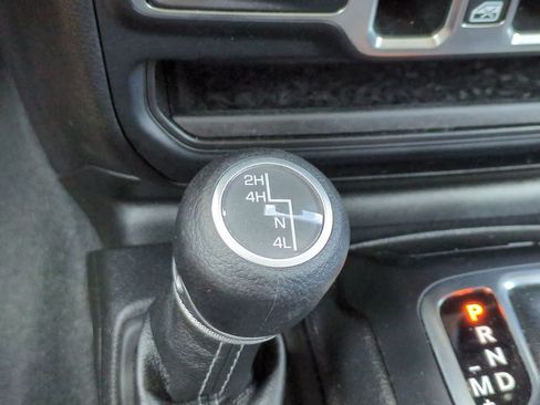 Used 2024 Jeep Wrangler Unlimited Sport AWD/4WD image 21