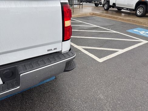 Used 2017 GMC Sierra 1500 SLE w/ SLE Value Package image 5