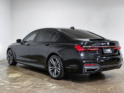 Used 2020 BMW 750i xDrive w/ Executive Package AWD/4WD image 10