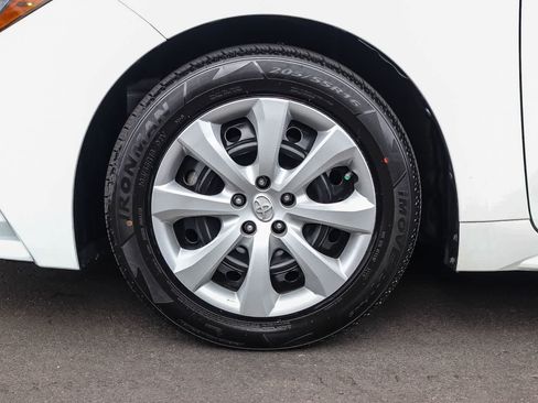 Used 2023 Toyota Corolla LE FWD image 9