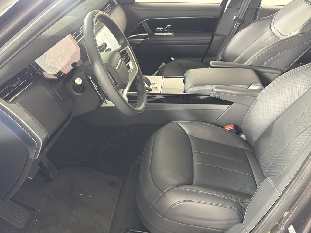 Used 2025 Land Rover Range Rover SE AWD/4WD image 31