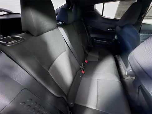 Used 2018 Toyota C-HR XLE image 24