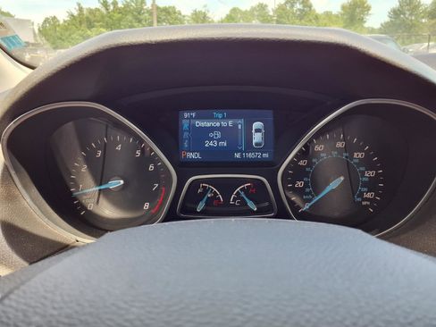 Used 2014 Ford Focus SE w/ SE Winter Package FWD image 14