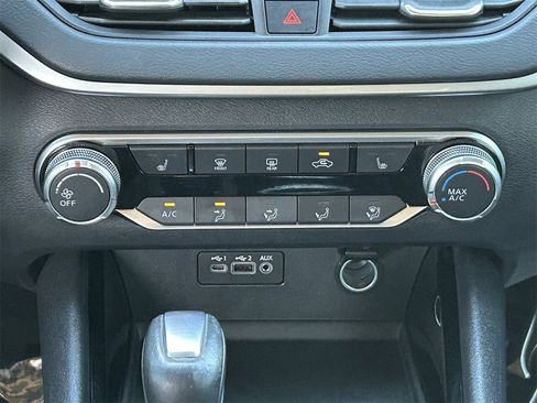 Certified 2022 Nissan Altima 2.5 SV w/ SV Premium Package image 19