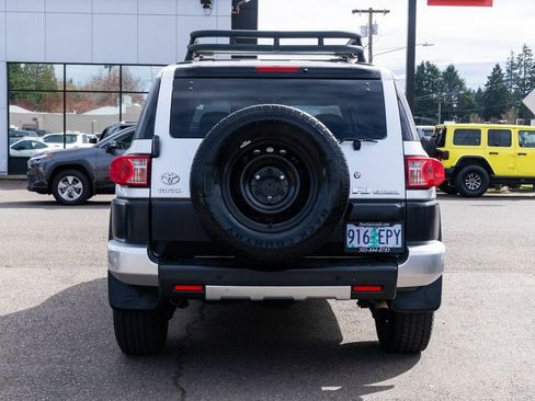Used 2007 Toyota FJ Cruiser 2WD image 5