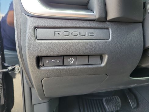 Used 2024 Nissan Rogue S FWD image 21