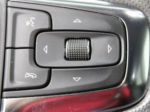 Used 2025 Chevrolet Blazer LT image 26