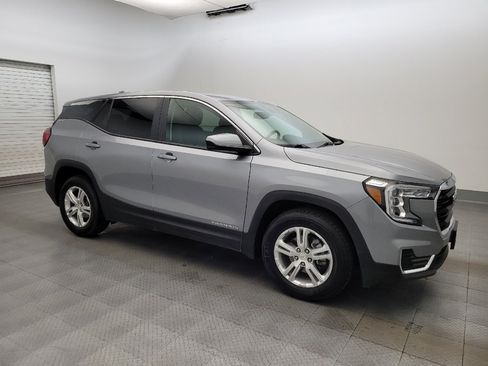 Used 2024 GMC Terrain SLE FWD image 11