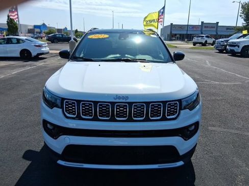 Used 2025 Jeep Compass Limited AWD/4WD image 9
