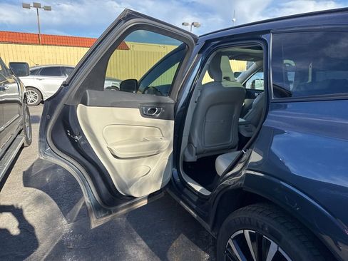 Used 2023 Volvo XC60 B5 Plus image 14