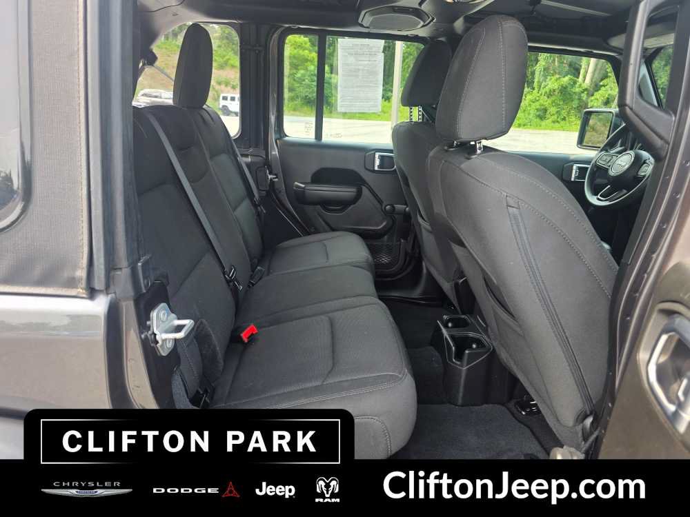 Used 2022 Jeep Wrangler Unlimited Sport AWD/4WD image 27