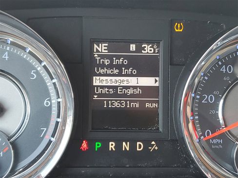 Used 2016 Chrysler Town & Country Touring image 24