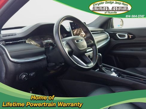 Used 2022 Jeep Compass Limited image 3