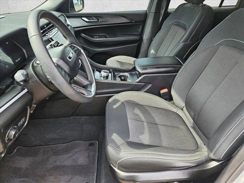 Used 2024 Jeep Grand Cherokee Laredo RWD image 15