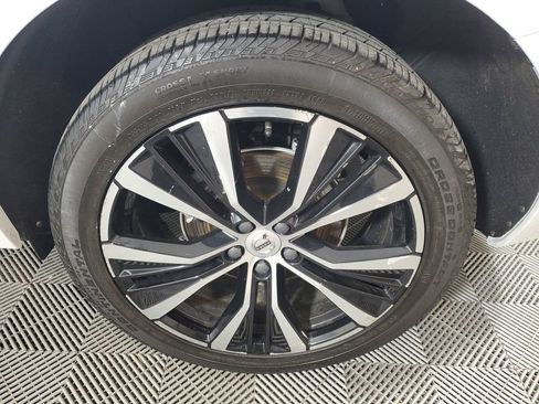 Certified 2023 Volvo XC60 B5 Plus w/ Climate Package image 13