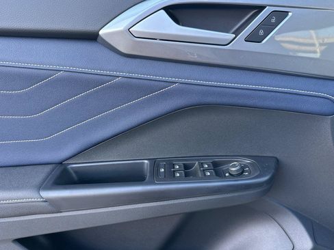 New 2026 Volkswagen Taos SEL AWD/4WD image 10