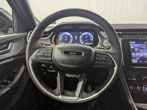 New 2024 Jeep Grand Cherokee Altitude image 22