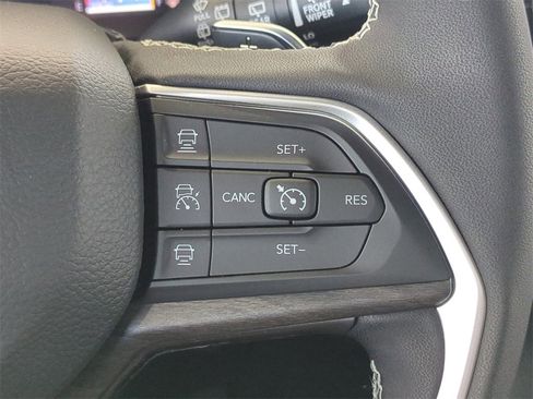 New 2025 Jeep Grand Cherokee Limited image 28