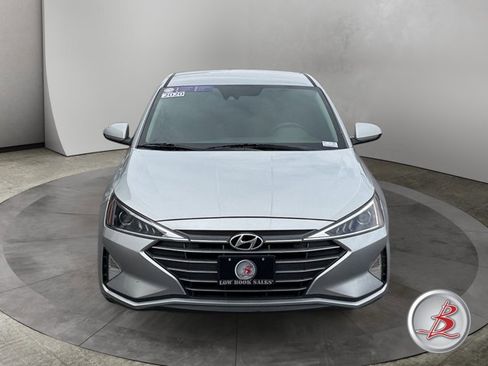 Used 2020 Hyundai Elantra SE image 2