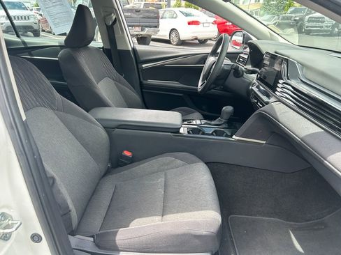 Used 2025 Toyota Camry LE FWD image 33