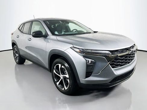 New 2026 Chevrolet Trax RS w/ Driver Confidence Package image 2