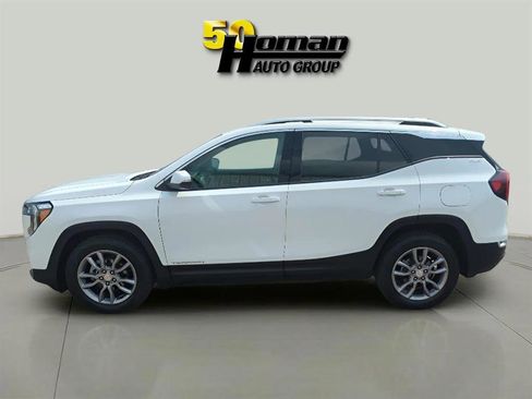 Used 2024 GMC Terrain SLT image 2