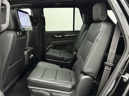 Used 2021 GMC Yukon Denali w/ Denali Premium Package image 25