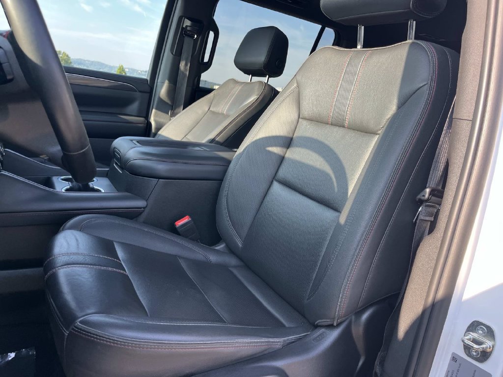 Used 2023 Chevrolet Suburban RST w/ Sport Performance Package AWD/4WD image 39
