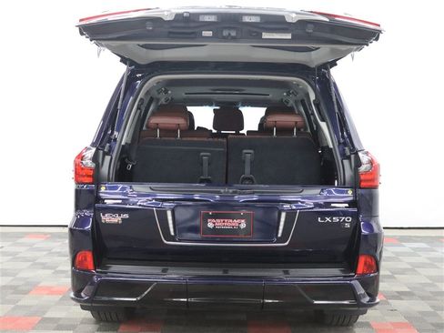 Used 2019 Lexus LX 570 4WD w/ Luxury Package image 7