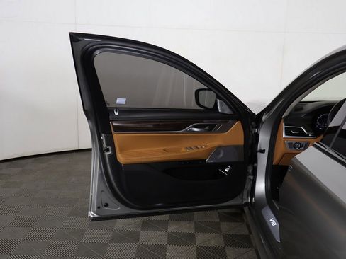 Used 2020 BMW M760i xDrive w/ Luxury Rear Seating Package AWD/4WD image 26
