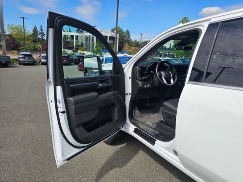 Certified 2025 GMC Sierra 3500 SLT w/ X31 Off-Road Package AWD/4WD image 18