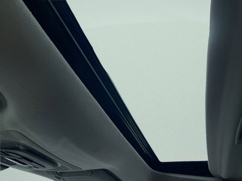 Used 2023 Toyota Corolla Cross XLE w/ Convenience Package image 24