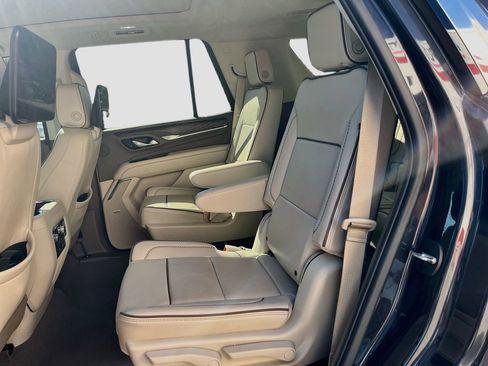 Used 2024 GMC Yukon Denali w/ Advanced Technology Package AWD/4WD image 26