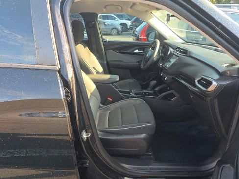 Used 2021 Chevrolet TrailBlazer LS FWD image 4