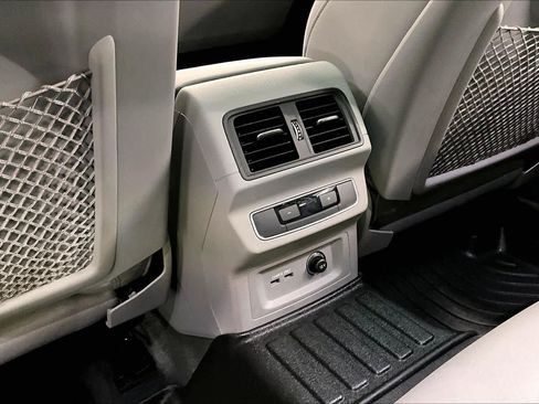 Used 2022 Audi Q5 2.0T Premium Plus w/ Premium Plus Package image 37