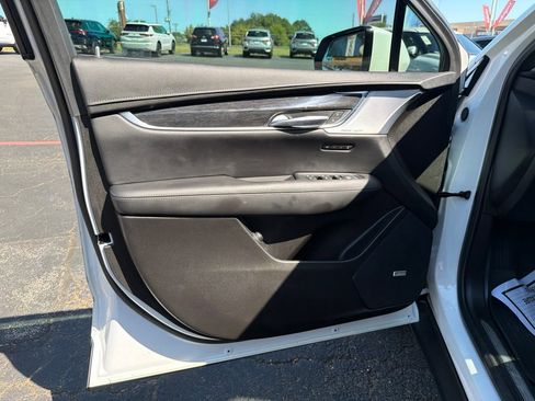 Used 2022 Cadillac XT5 Premium Luxury w/ Technology Package FWD image 12