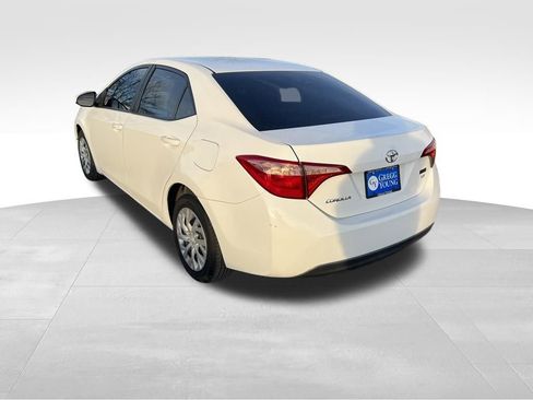 Used 2019 Toyota Corolla LE image 3