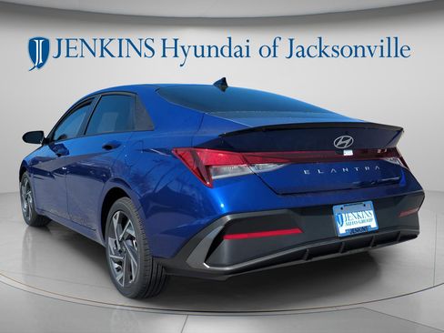 New 2025 Hyundai Elantra Sport FWD image 7