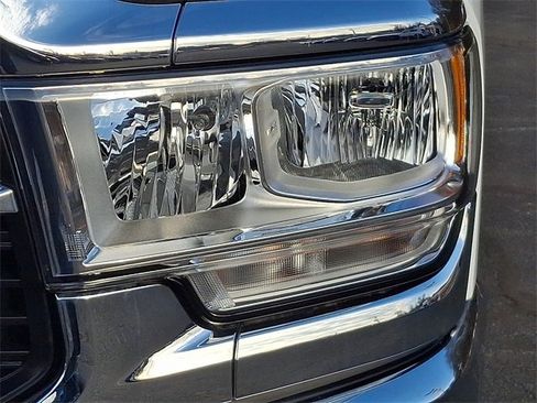 Used 2024 RAM 2500 Tradesman w/ Chrome Appearance Group image 9