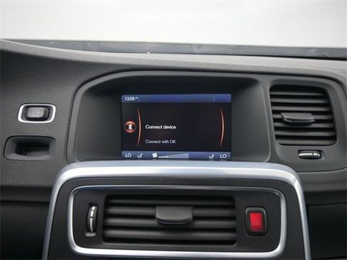 Used 2015 Volvo V60 T5 Premier image 14