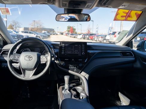 Used 2023 Toyota Camry SE image 15
