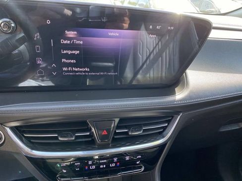 Used 2024 Buick Encore GX Avenir w/ Avenir Technology Package FWD image 8
