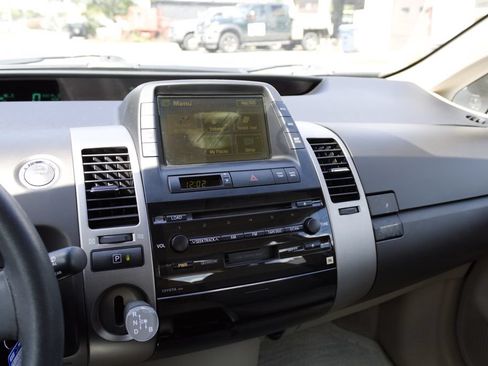 Used 2005 Toyota Prius FWD image 24