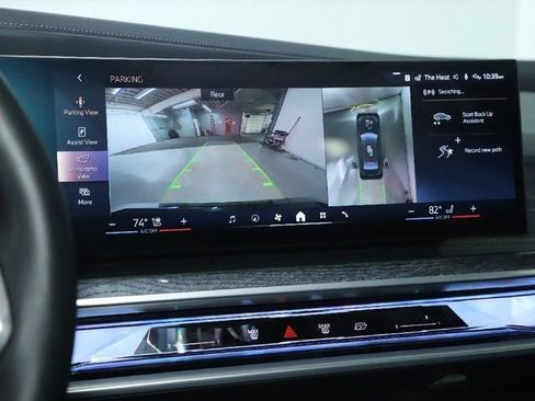 Certified 2025 BMW i7 xDrive60 image 30