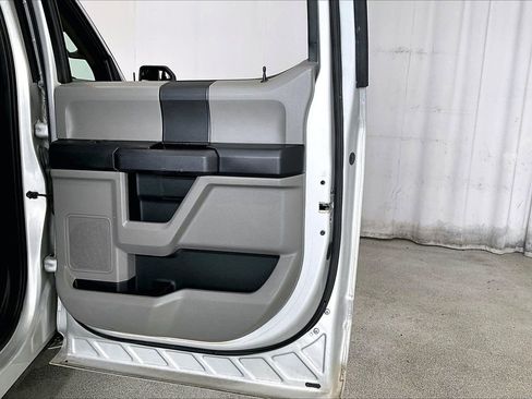 Used 2017 Ford F150 XL w/ Equipment Group 101A Mid AWD/4WD image 22