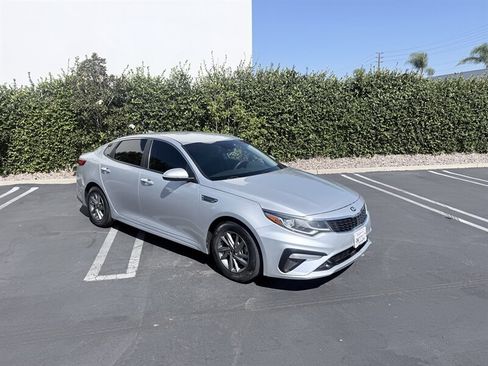 Used 2019 Kia Optima LX FWD image 2