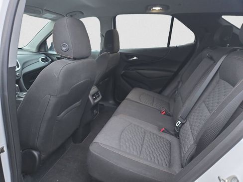 Used 2020 Chevrolet Equinox LT image 16
