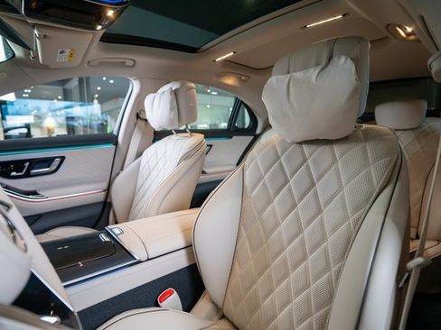 Certified 2025 Mercedes-Benz S 580 4MATIC Sedan image 17